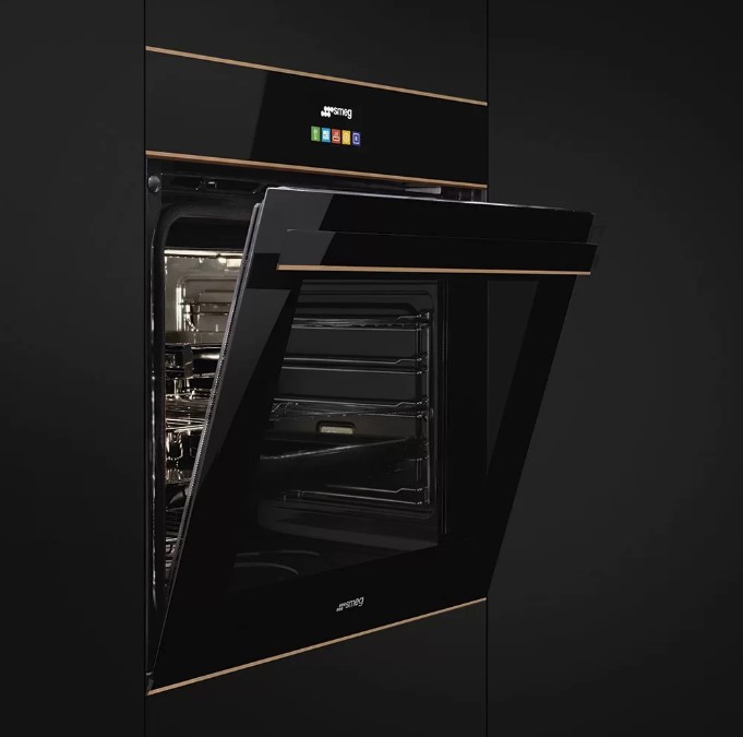 SMEG  Духовой шкаф SFP6604NRE