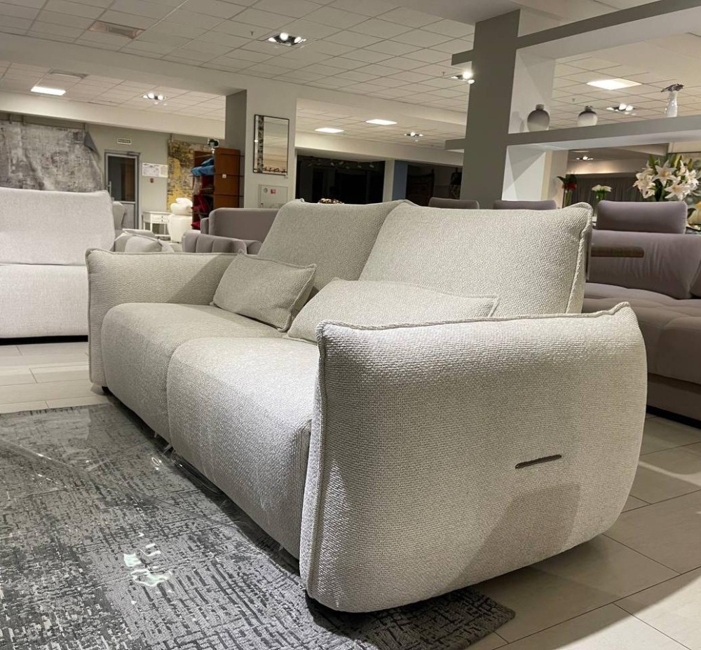 Воплощение итальянской роскоши: Электрический диван-реклайнер Elettra Relax, который превзойдет ваши ожидания CGSF- 23813- A2